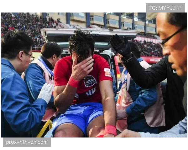 危险动作判罚要点：不接触也可判间接任意球