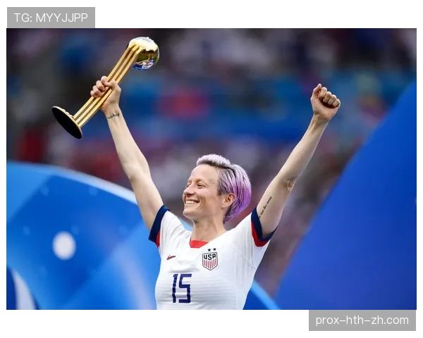 拉皮诺又穿那件亮片夹克去超市了，这姐是把赛场张扬劲儿直接搬进生活里了吧？